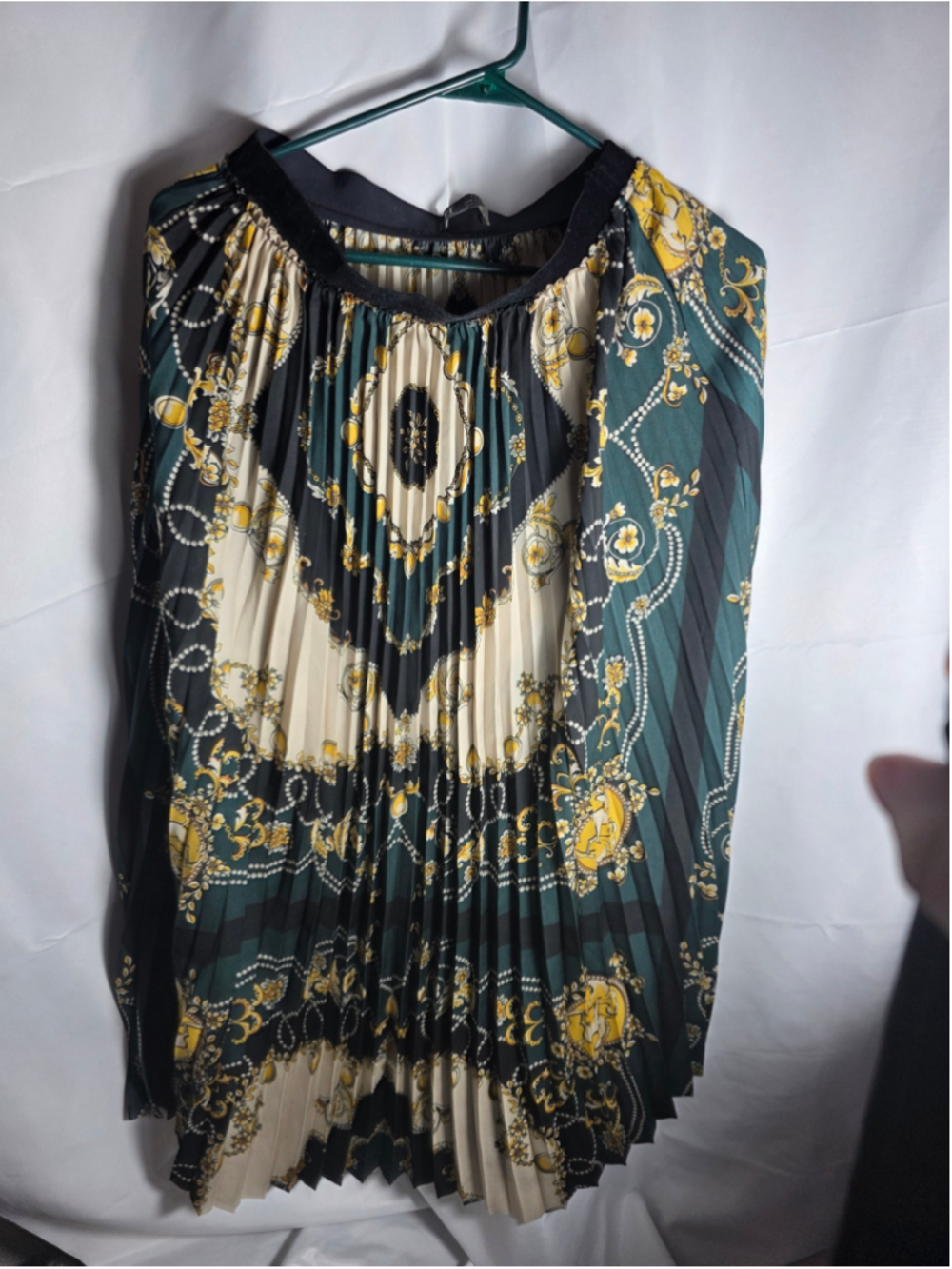 Women's Zara Pleated Midi Skirt Size M Green and Beige Floral boho-chic fall